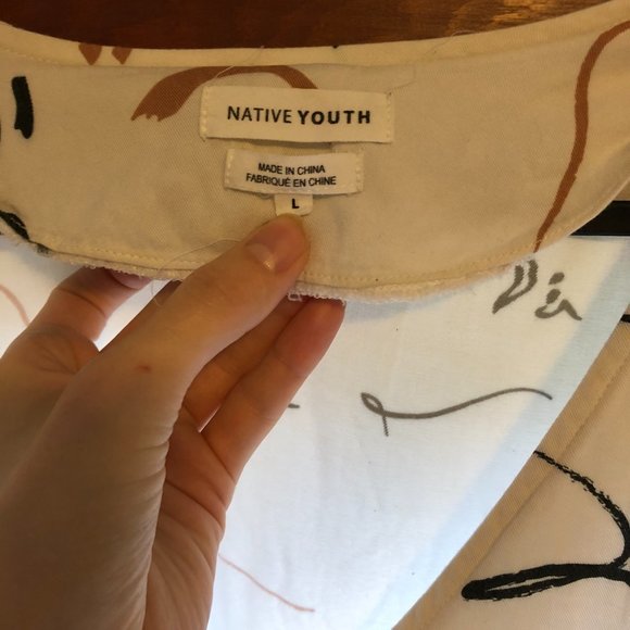 Native Youth Abstract cropped shirt - Picture 3 of 3
